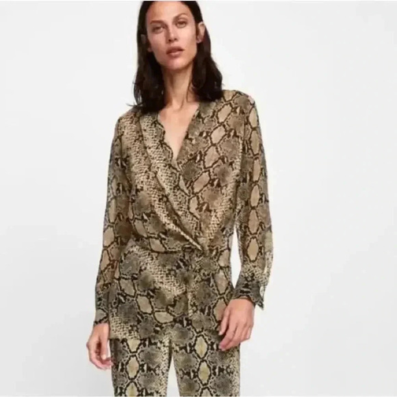 NWT Zara Animal Print Snakeskin Chiffon Wrap Blouse Long Sleeve Top Size XS - Picture 1 of 7